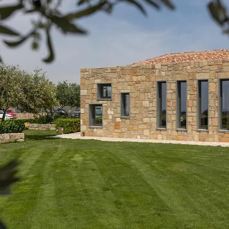 Tramonto מלון Xi Beach